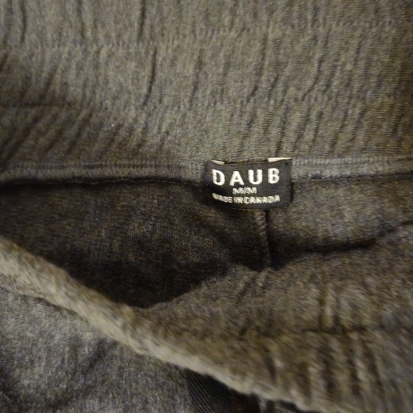 Daub Design Women's Gray Cropped Pants - Picture 3 of 7